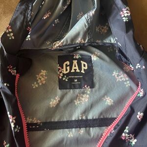 Gap kids windbreaker size medium